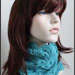 Womens Chunky Cowl Crochet Lace Infinity Scarf..