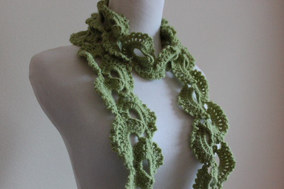 Queen Anne's Lace Sage Green Seashell Scarf