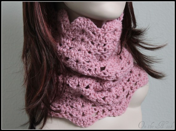 Crochet Chunky Cowl Lace Infinity Scarf Pink Rose