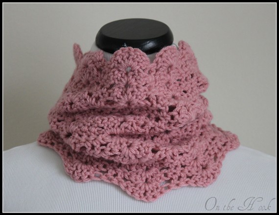 Crochet Chunky Cowl Lace Infinity Scarf Pink Rose on Luulla